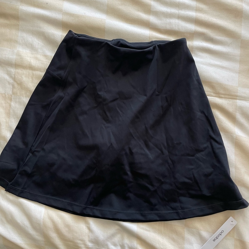 XS black mini skort.
